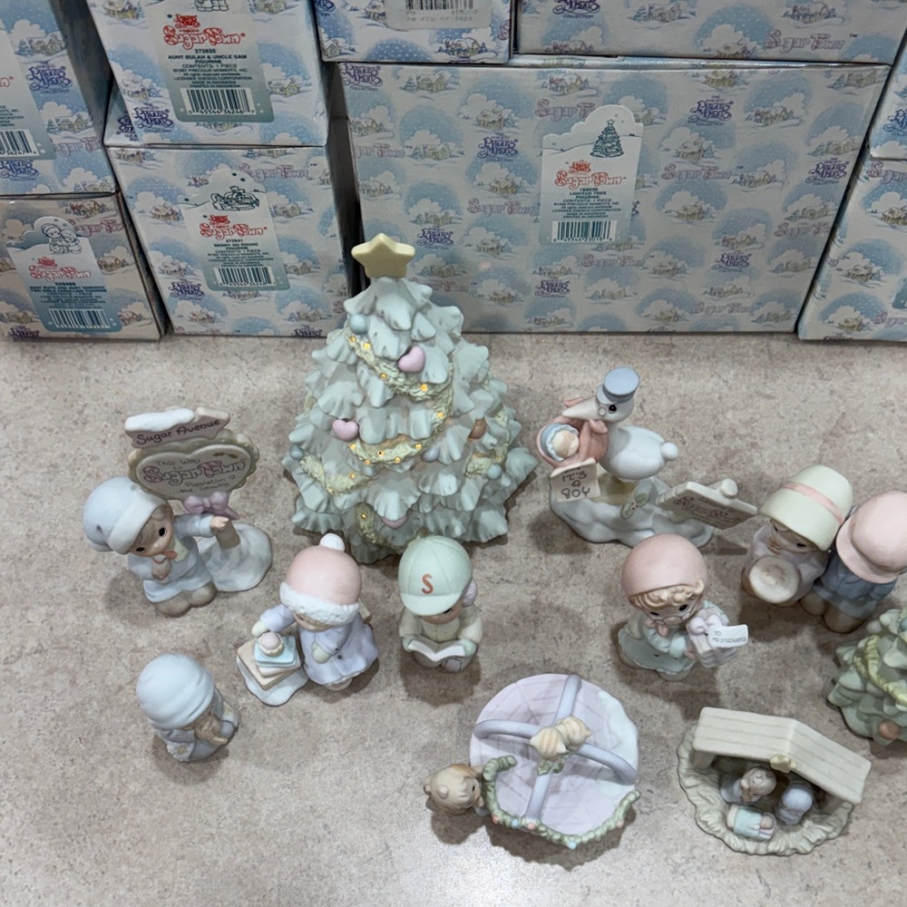 Precious Moments Sugar Town Figurines 13 pc - Picture 5 of 6
